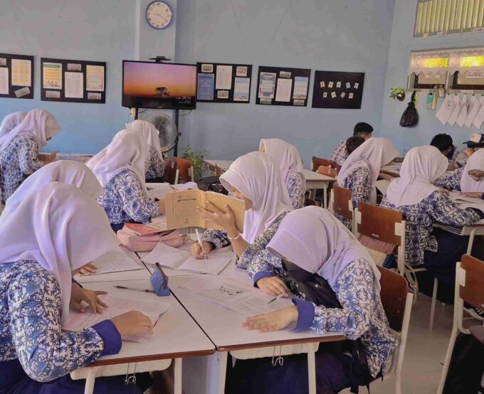 Mendekatkan Diri pada Sastra: Diskusi Buku dan Klub Penulis di Sekolah