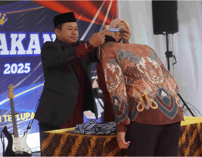Hujan Tak Halangi Haru: Pelepasan Siswa SMP Negeri 2 Tarakan Penuh Makna